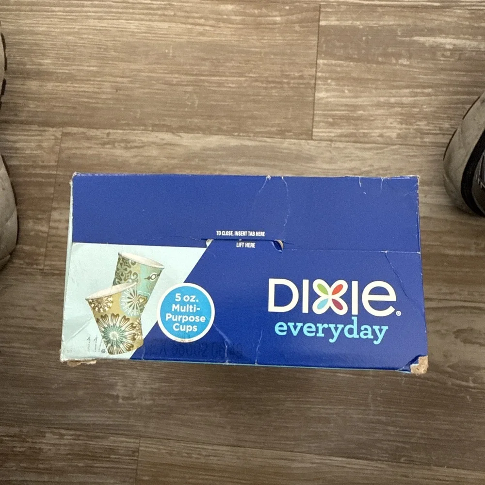 Open Box 67 Count Dixie Bathroom Cups Pack 5 oz (4Type Everyday Medallions) 2016